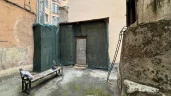 Нежилое здание площадью 8 кв. м, расположенное на земельном участке площадью 8 кв. м на Можайской улице